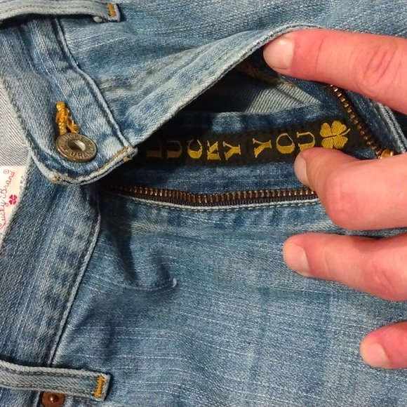 Lucky Brand Jeans Men's Size 36 Blue Bootcut Denim Distressed Medium Wash S7K - Picture 4 of 15